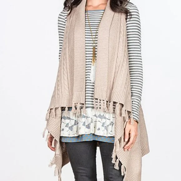 Matilda Jane Cable Knit Tassel Trim Sweater Vest - Medium - Picture 5 of 15